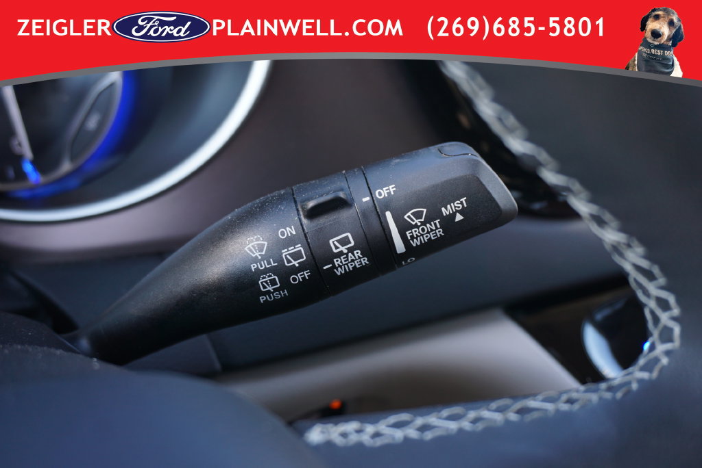 Used 2023 Chrysler Voyager LX FWD image 28