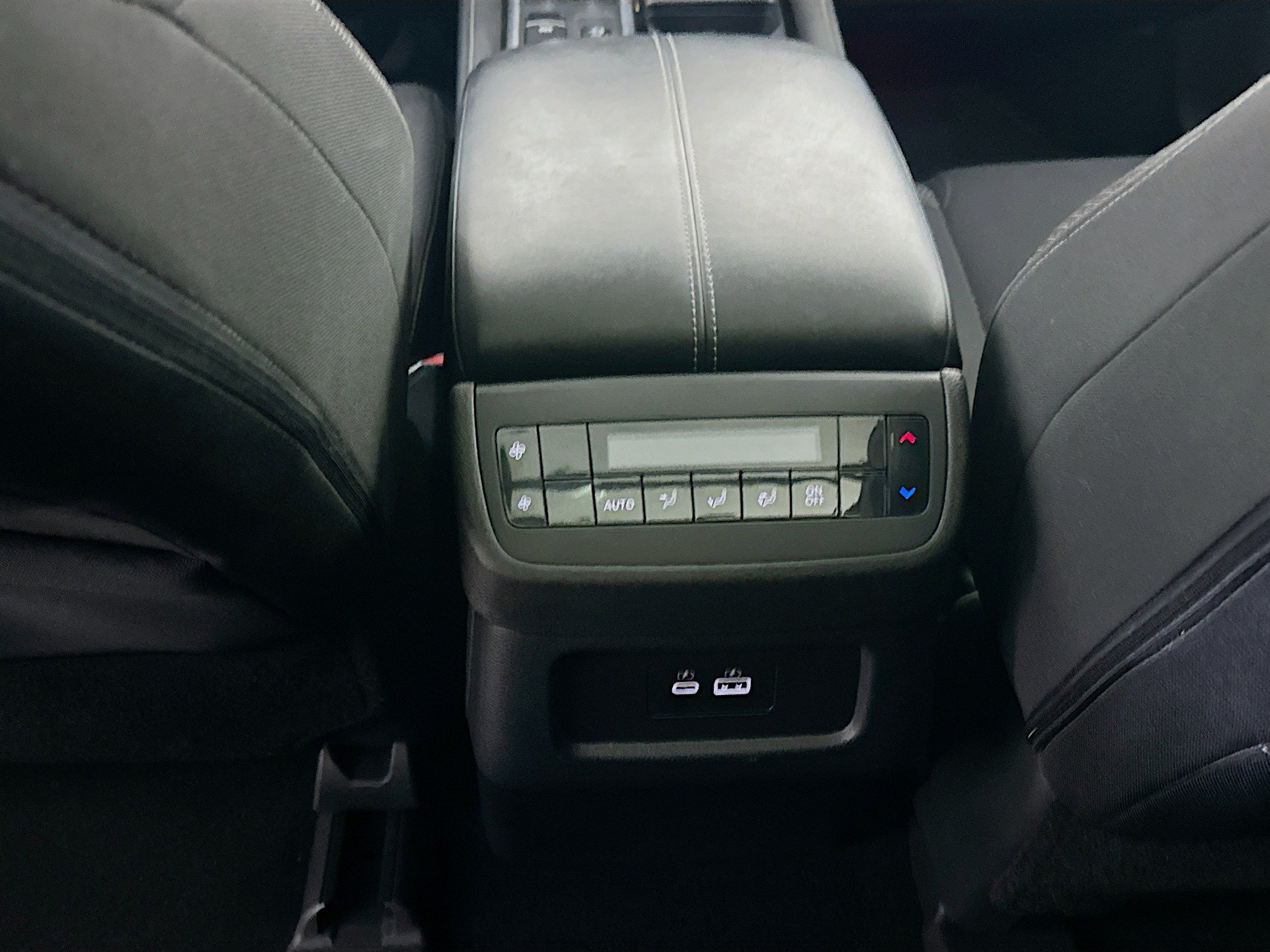 Used 2024 Nissan Pathfinder SV w/ SV Premium Package AWD/4WD image 28