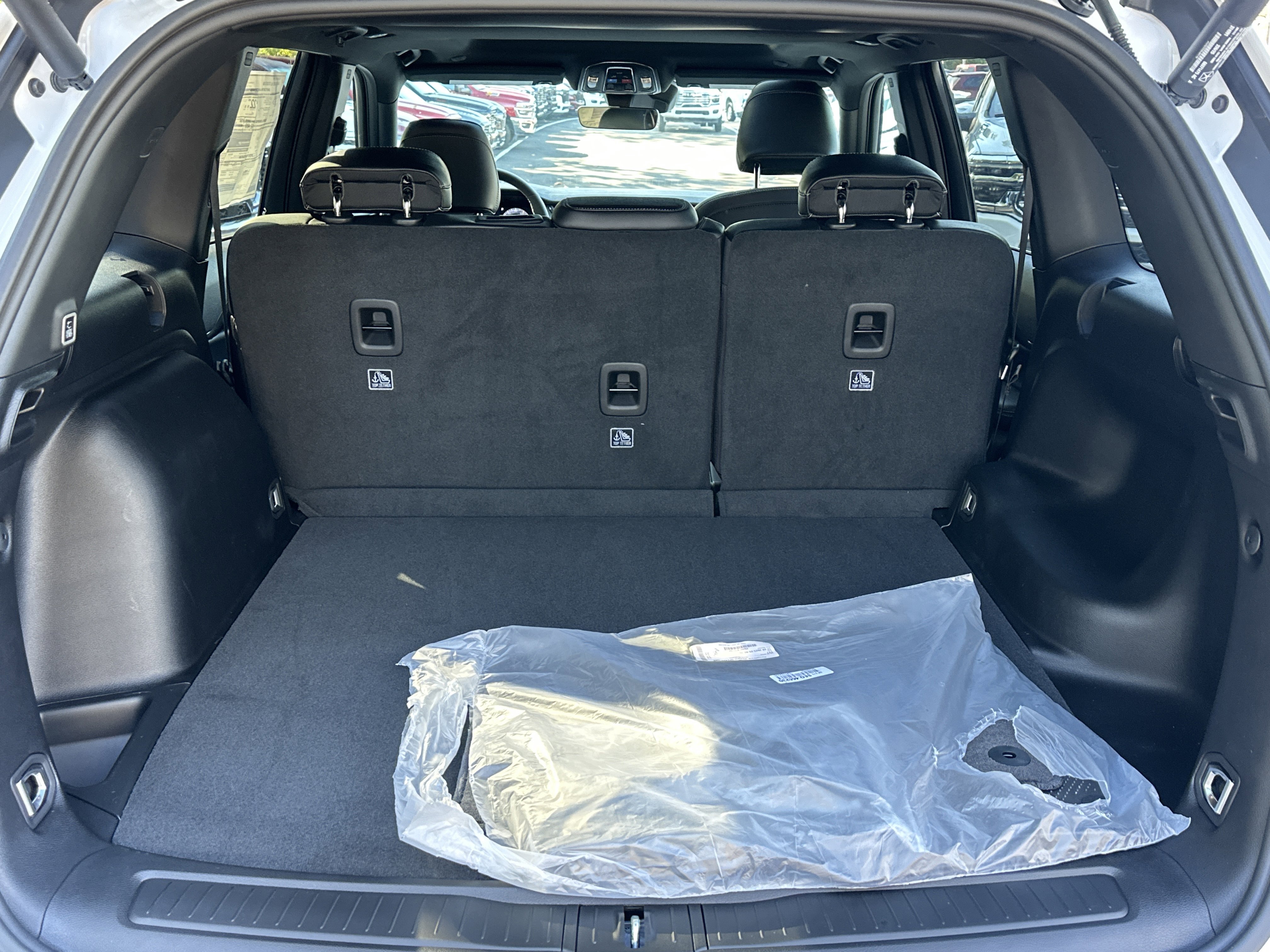 New 2025 Jeep Grand Cherokee Altitude image 14