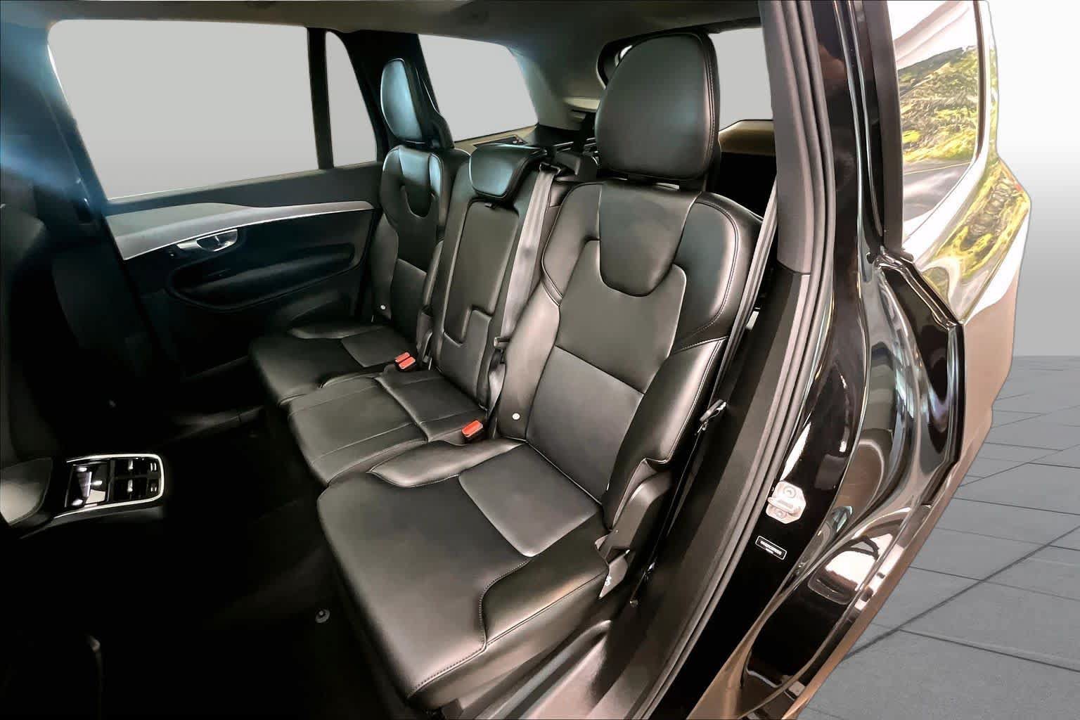 Used 2022 Volvo XC90 T5 Momentum w/ Climate Package AWD/4WD image 21
