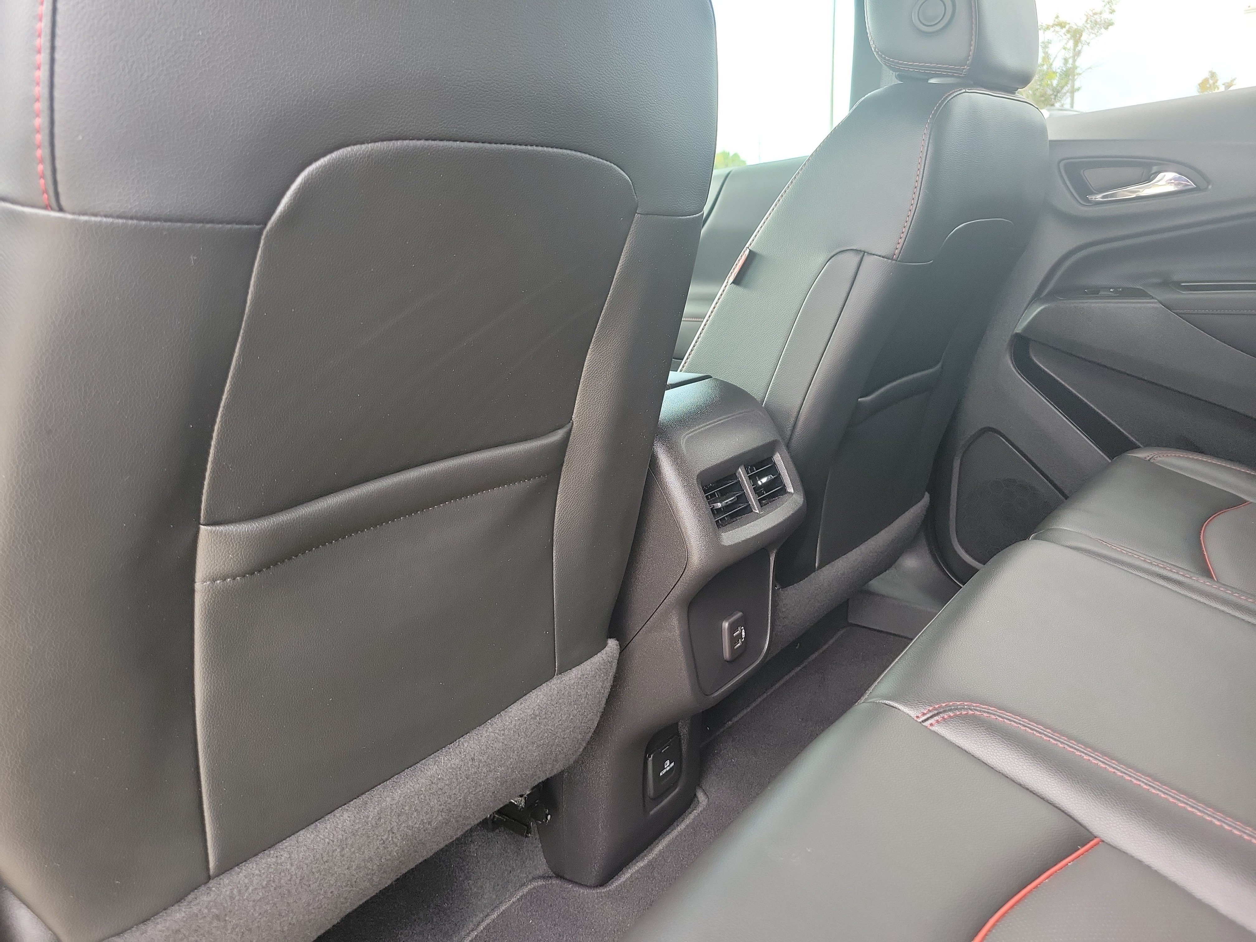 Certified 2023 Chevrolet Equinox RS w/ RS Leather Package FWD image 12