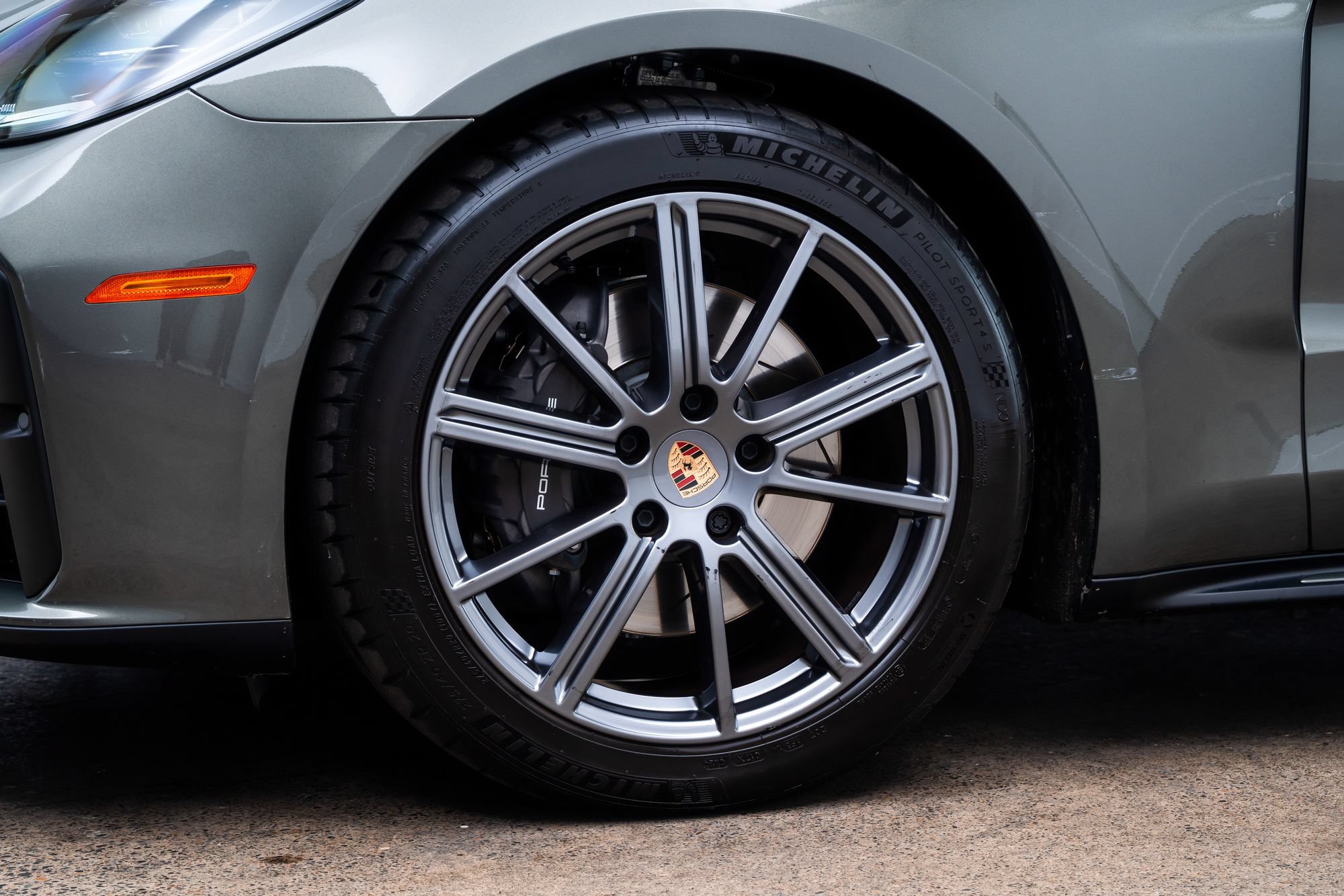 Used 2024 Porsche Panamera RWD image 5