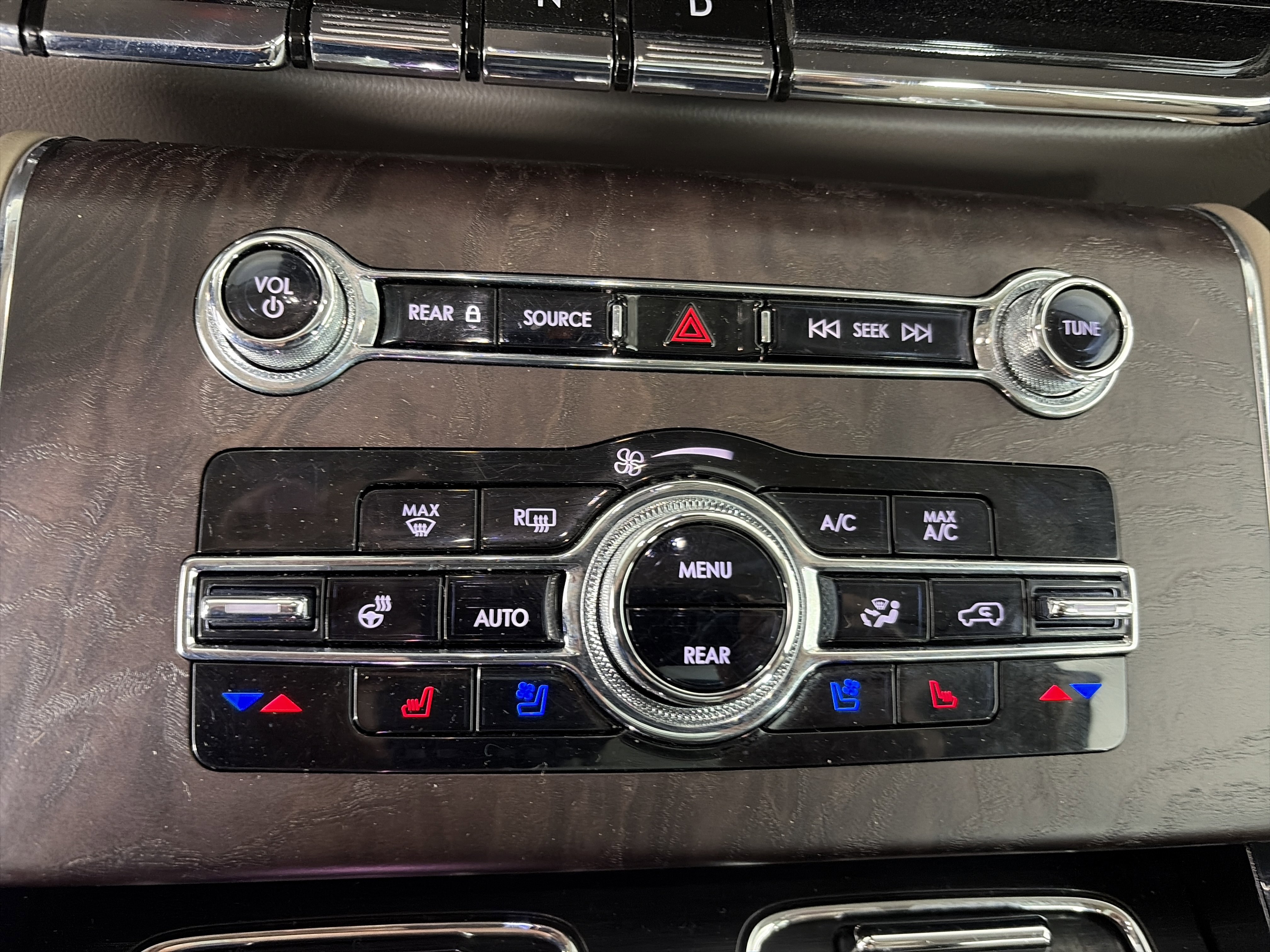 Used 2020 Lincoln Aviator Reserve w/ Equipment Group 201A image 28