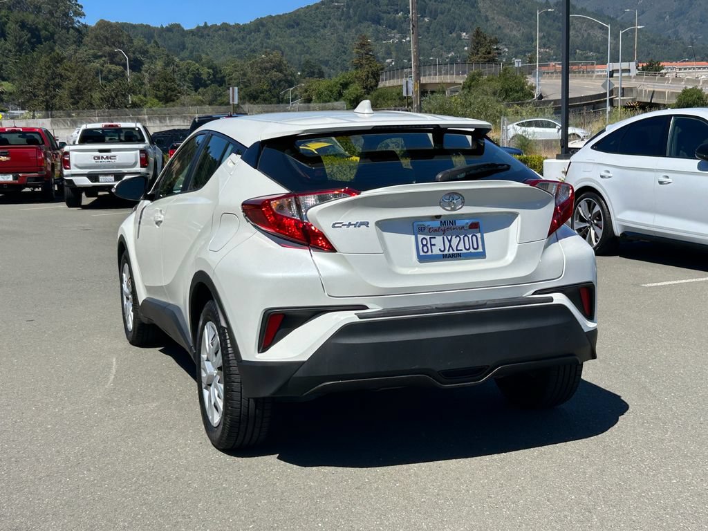Used 2019 Toyota C-HR LE FWD image 3