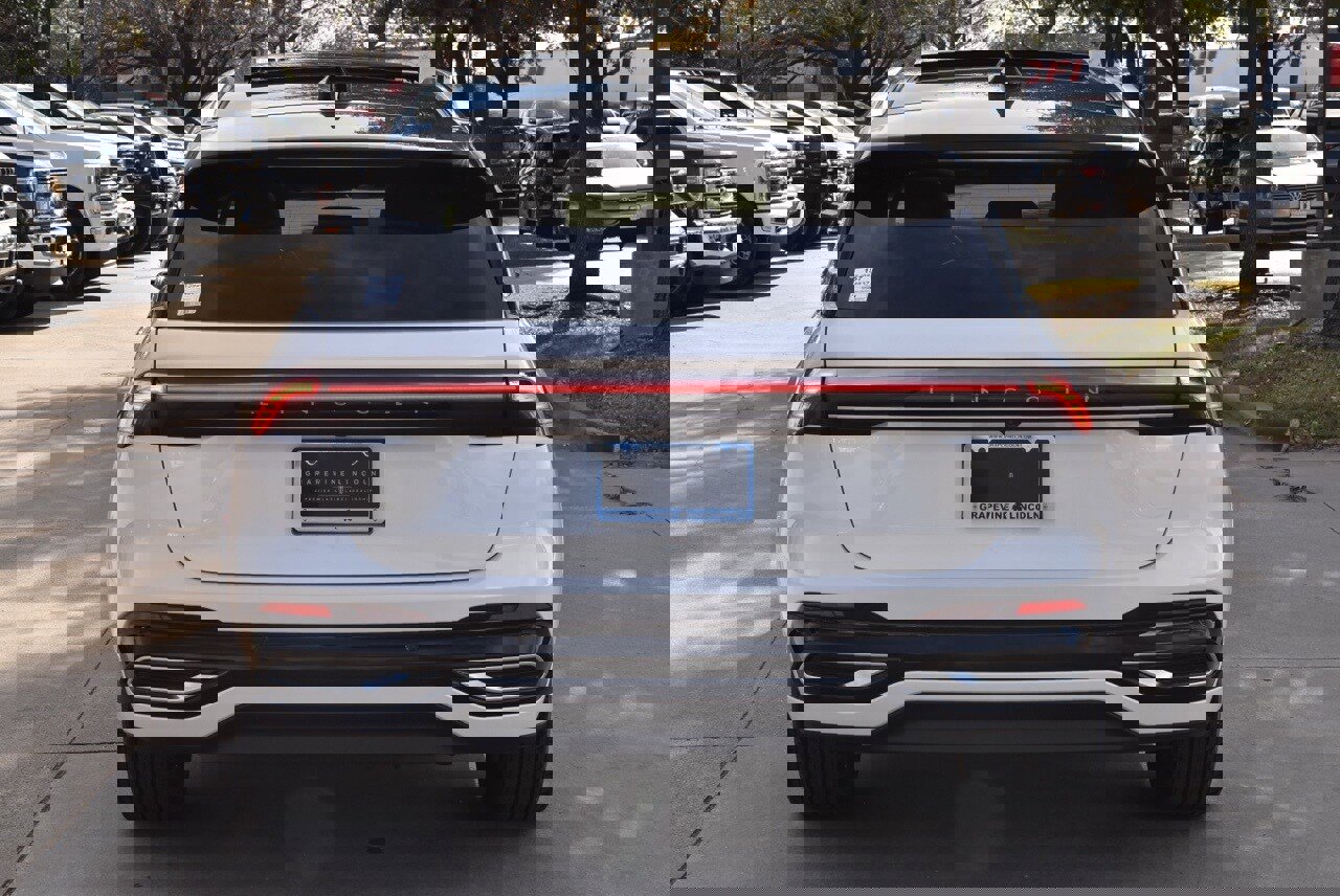 Certified 2026 Lincoln Nautilus Reserve image 9