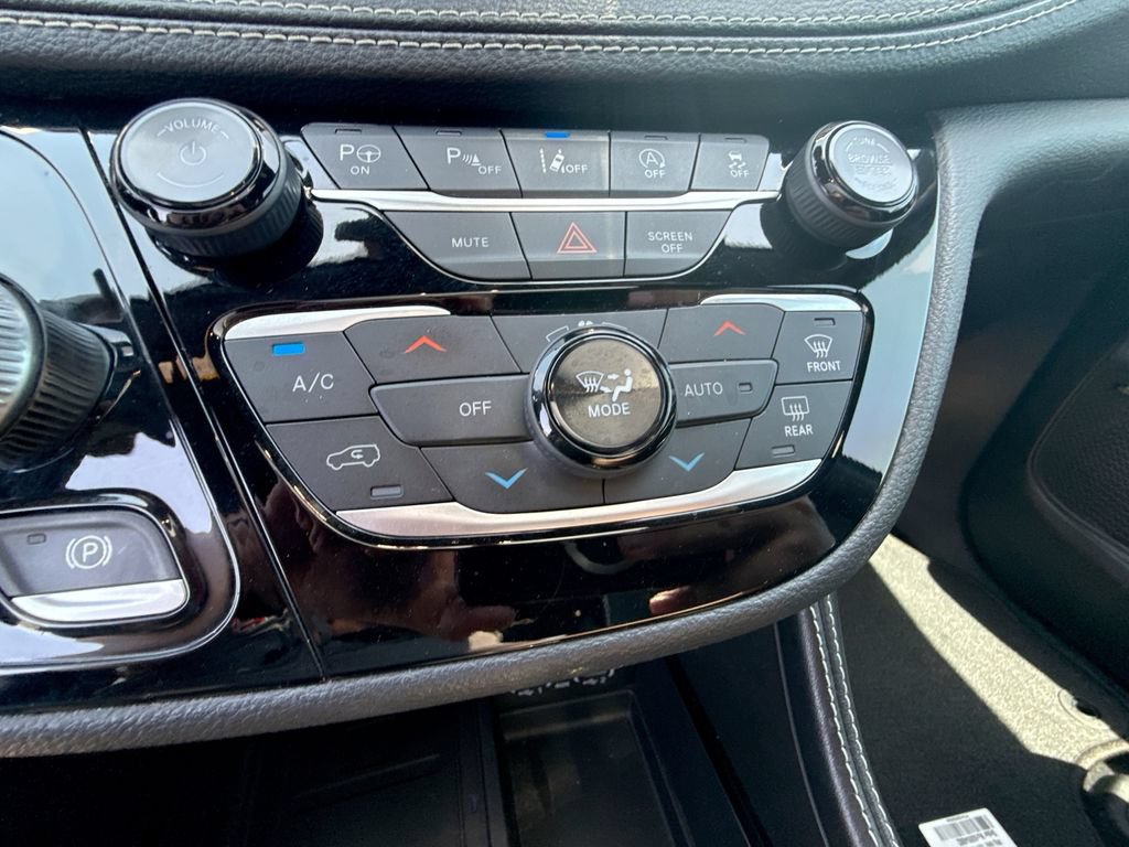 Used 2021 Chrysler Pacifica Limited w/ Uconnect Theater Family Group AWD/4WD image 20