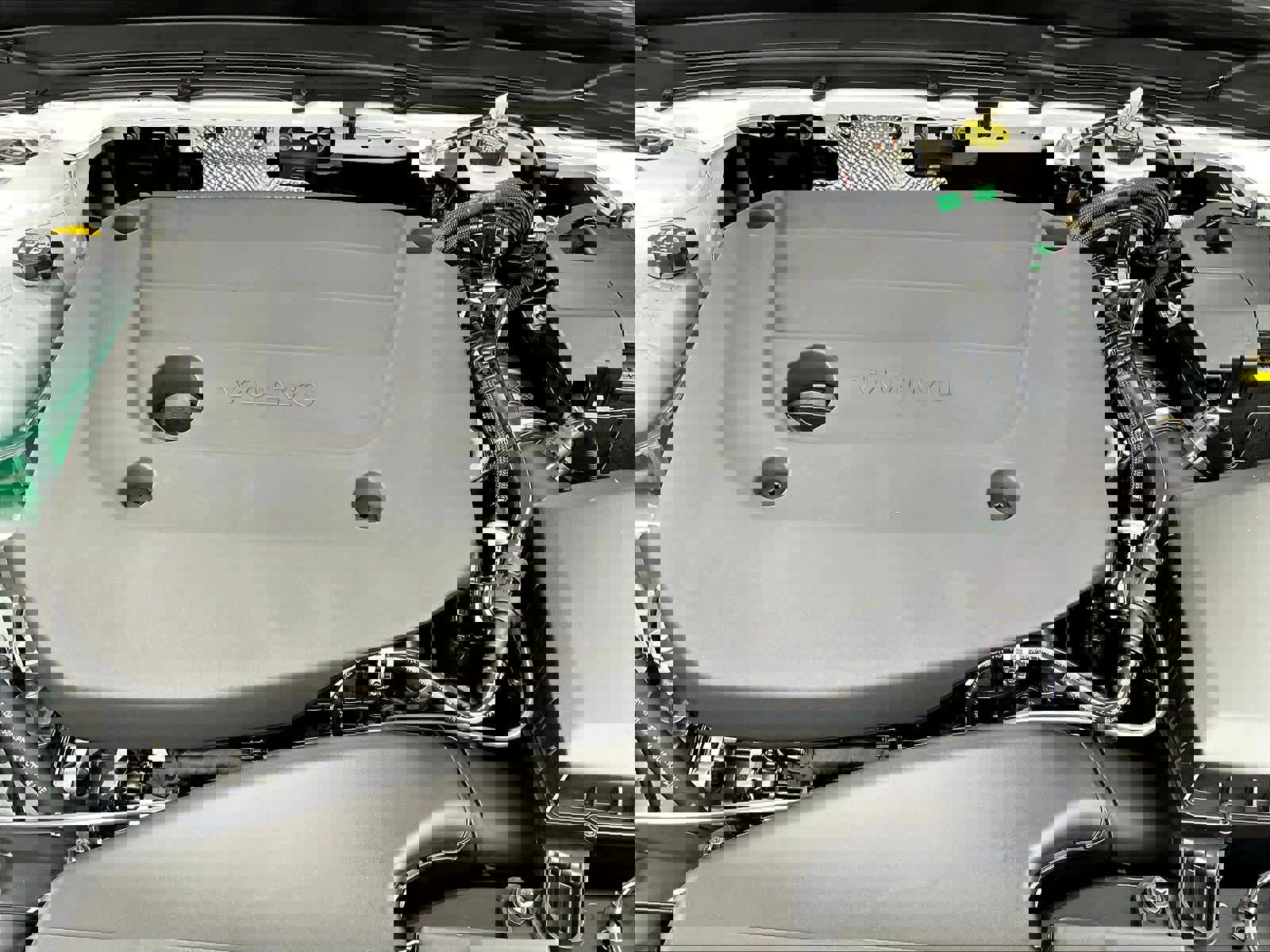 New 2026 Volvo XC40 B4 Plus w/ Climate Package image 13