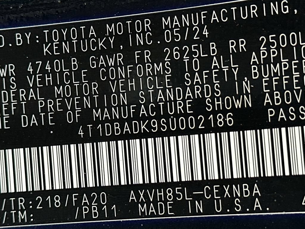 Used 2025 Toyota Camry LE AWD/4WD image 32