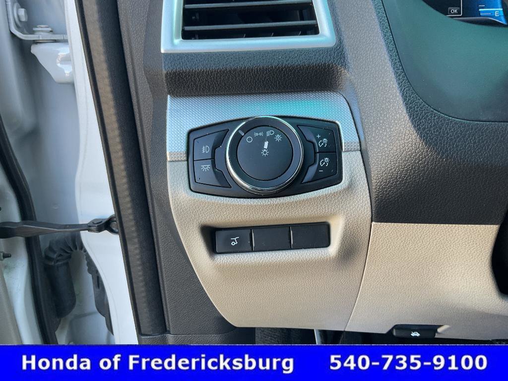 Used 2015 Ford Explorer XLT w/ Equipment Group 202A FWD image 40