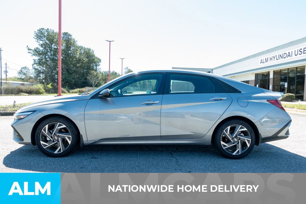 Certified 2025 Hyundai Elantra Sport image 4