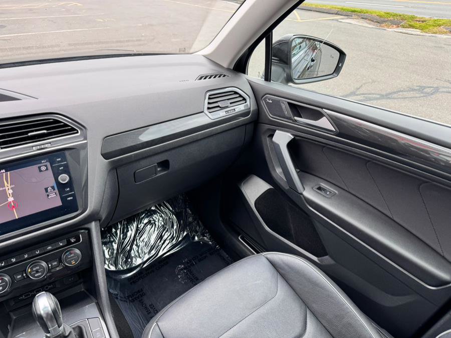 Used 2019 Volkswagen Tiguan SEL Premium image 10