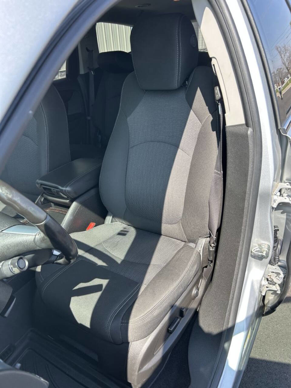 Used 2017 Chevrolet Traverse LT w/ Traveler's Package image 13