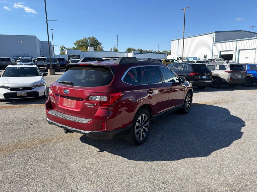 Used 2017 Subaru Outback 3.6R Limited AWD/4WD image 3