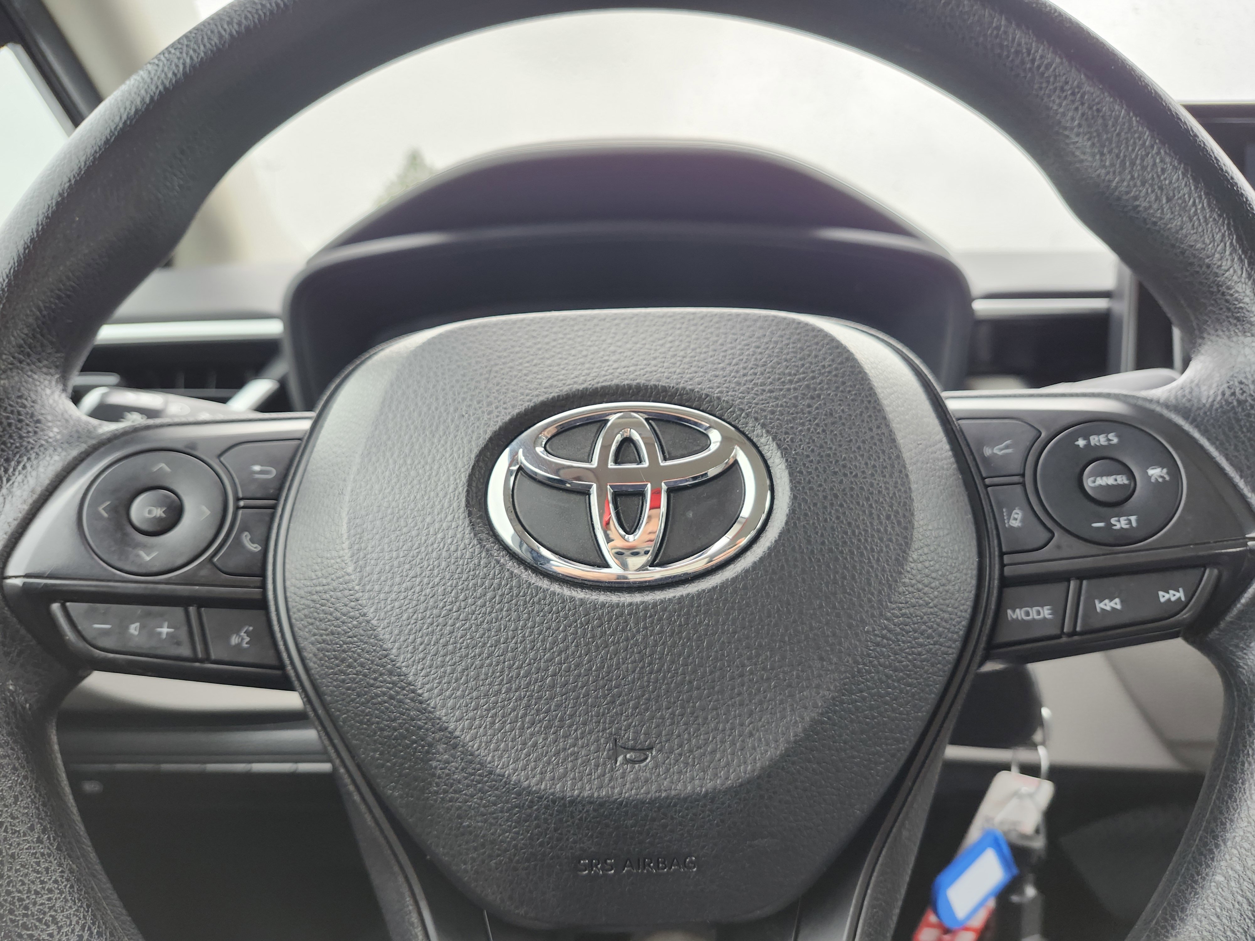 Used 2022 Toyota Corolla LE FWD image 25