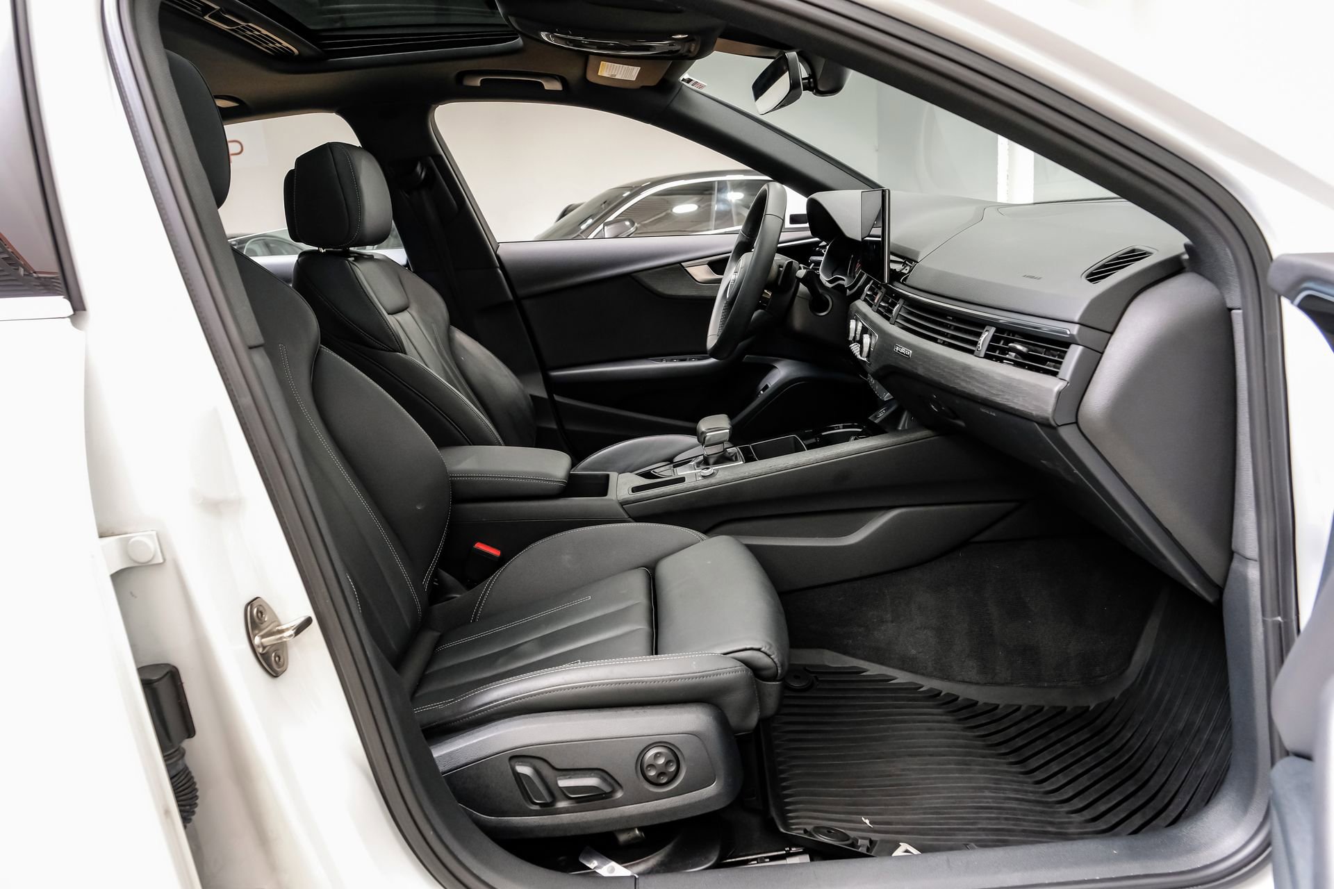 Used 2023 Audi A4 2.0T Premium w/ Convenience Package image 37