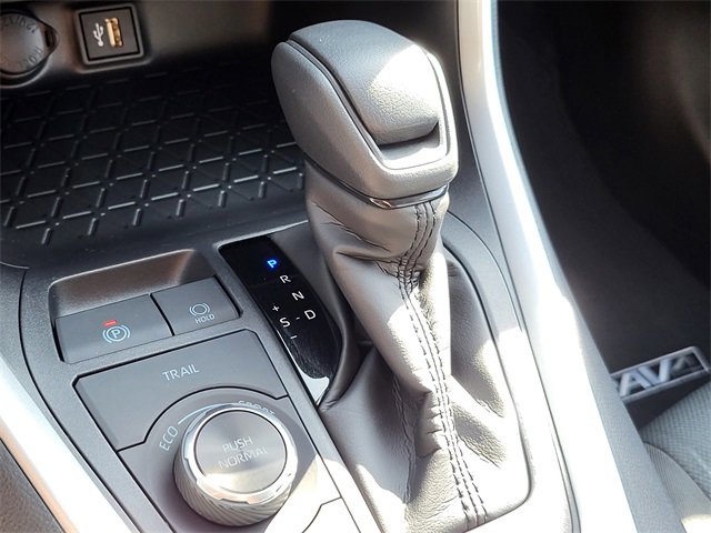 Used 2025 Toyota RAV4 XLE image 32