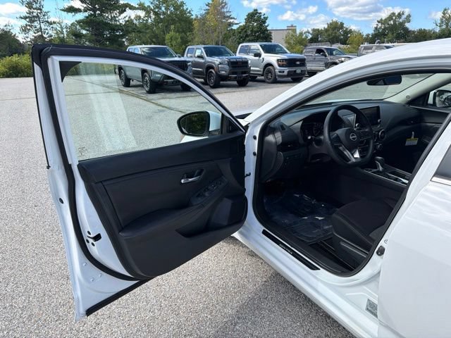 Certified 2025 Nissan Sentra SV FWD image 17