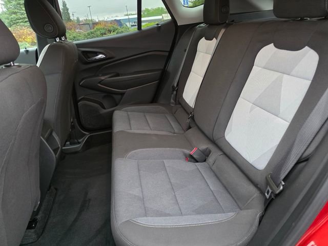 Used 2024 Chevrolet Trax LS w/ LS Convenience Package FWD image 18