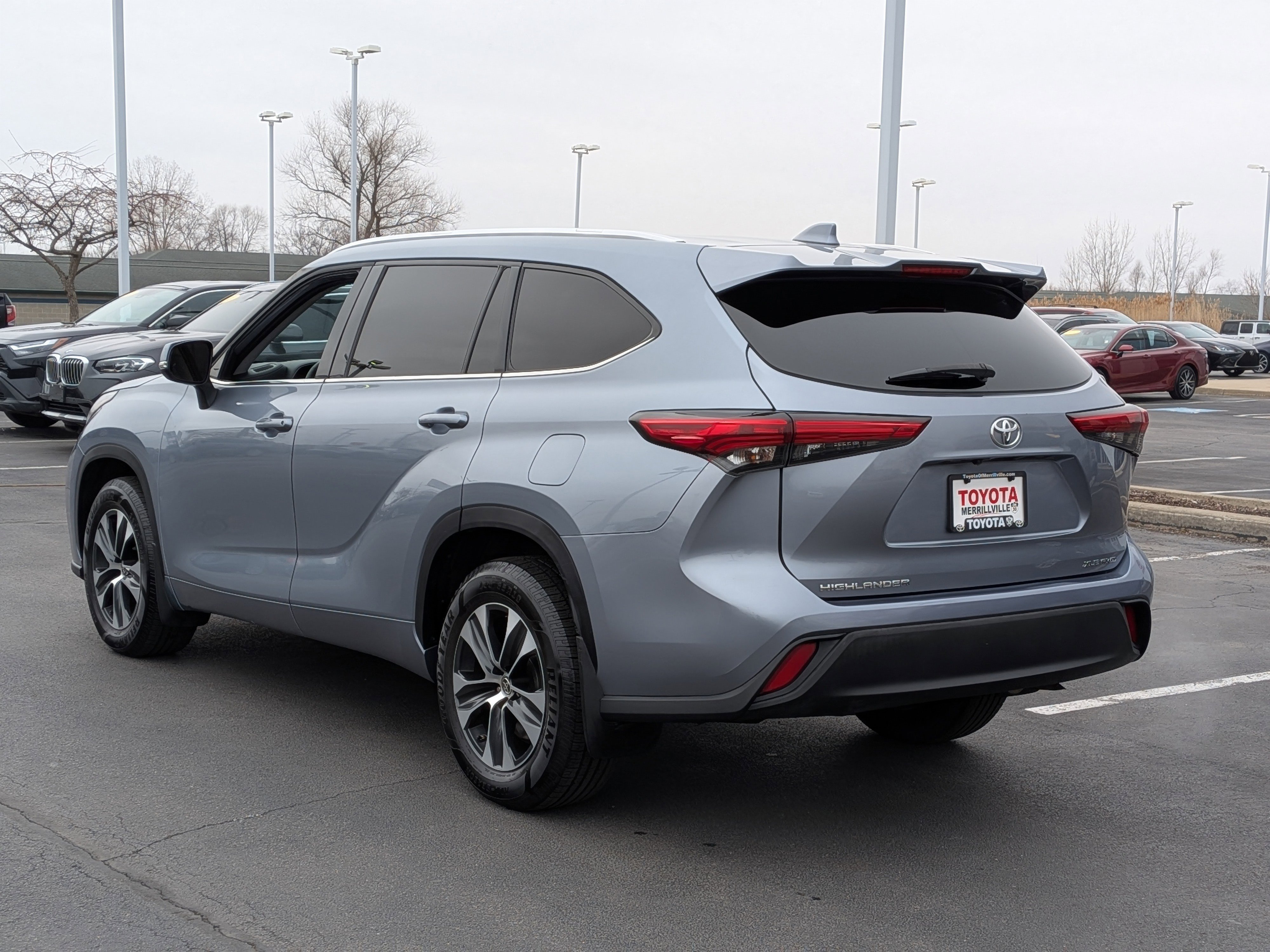 Used 2021 Toyota Highlander XLE image 6