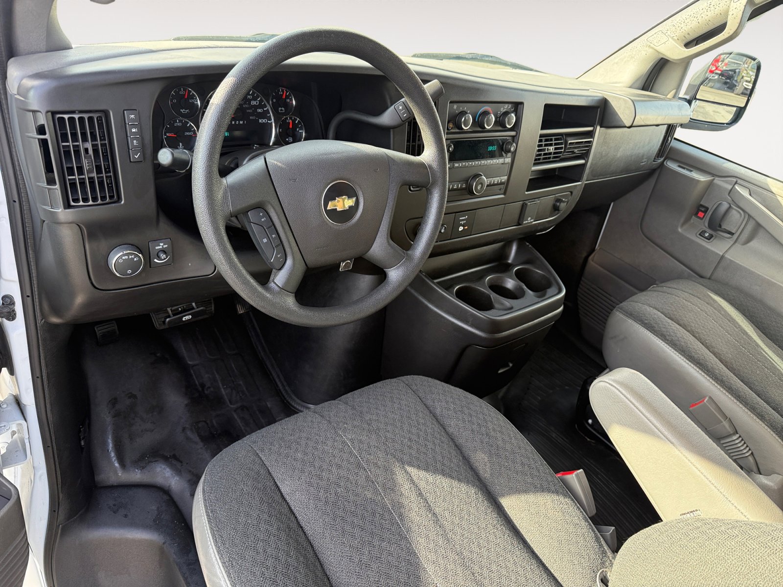 Used 2024 Chevrolet Express 2500 w/ Driver Convenience Package image 15