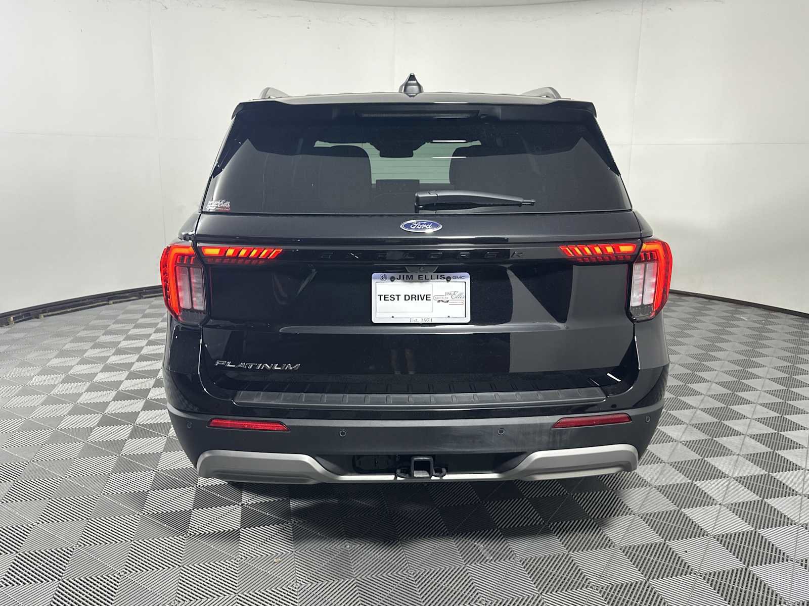 Used 2025 Ford Explorer Platinum RWD image 6
