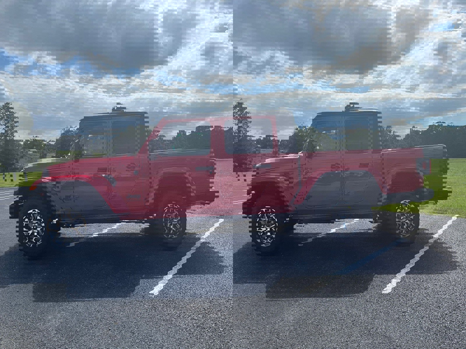 New 2025 Jeep Gladiator Sport image 8