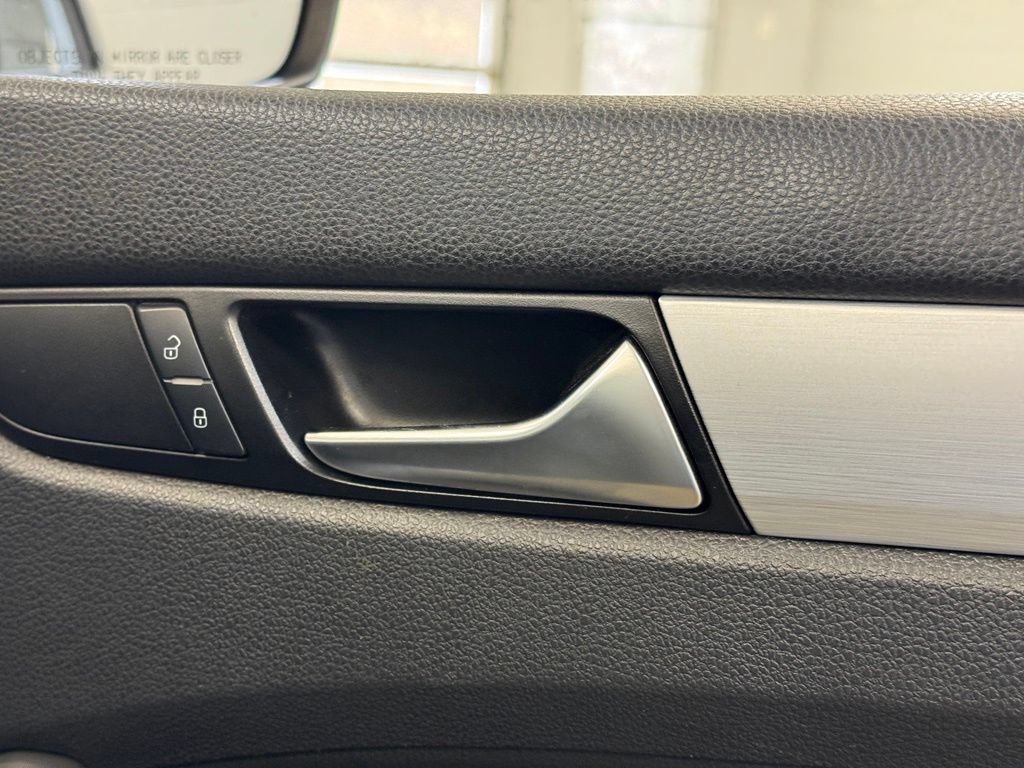 Used 2013 Volkswagen Passat 2.5 SE FWD image 35