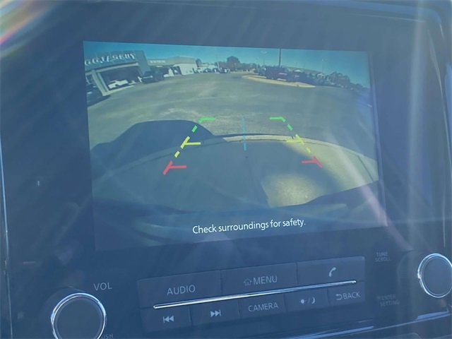 Used 2024 Nissan Frontier SL image 14