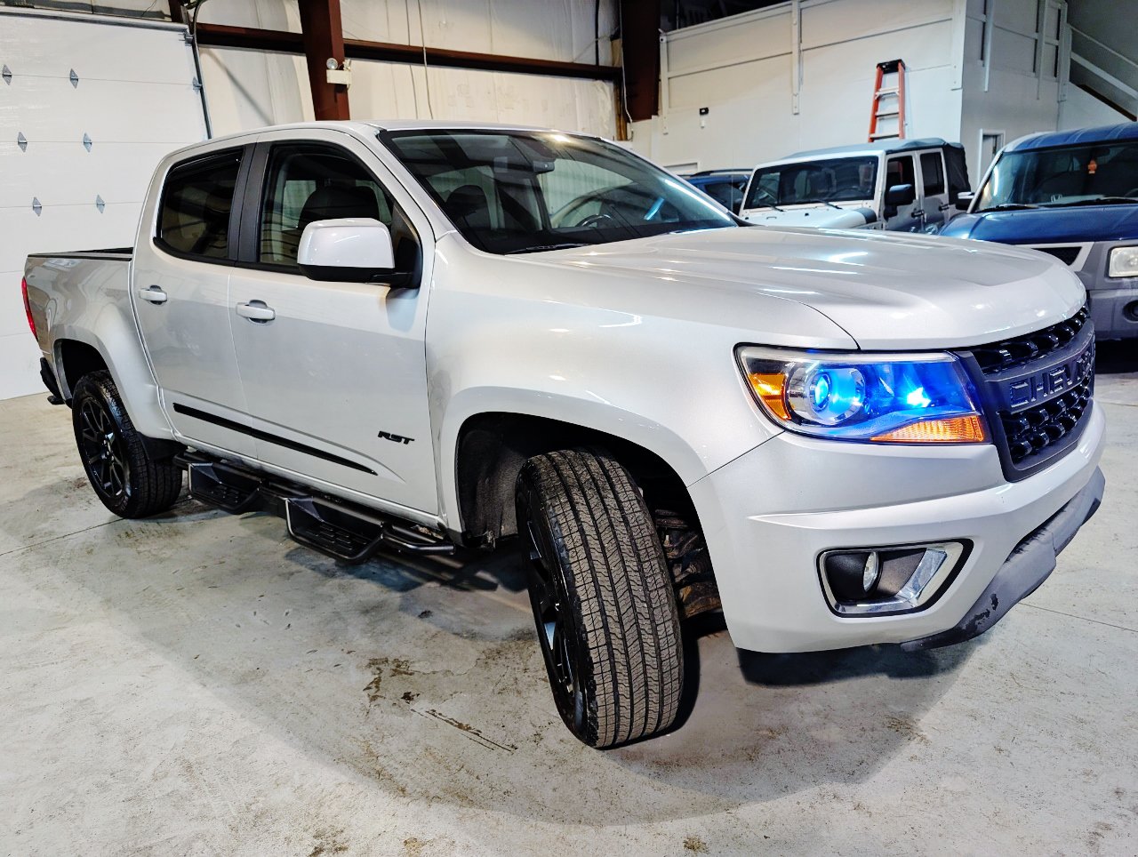 Used 2019 Chevrolet Colorado LT w/ Colorado RST Special Edition RWD image 8