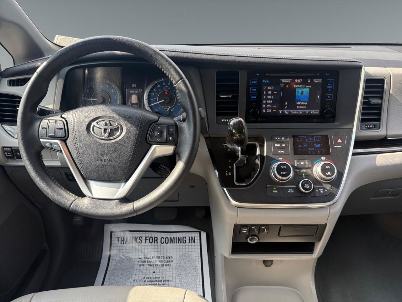 Used 2015 Toyota Sienna XLE w/ XLE Navigation Package FWD image 10