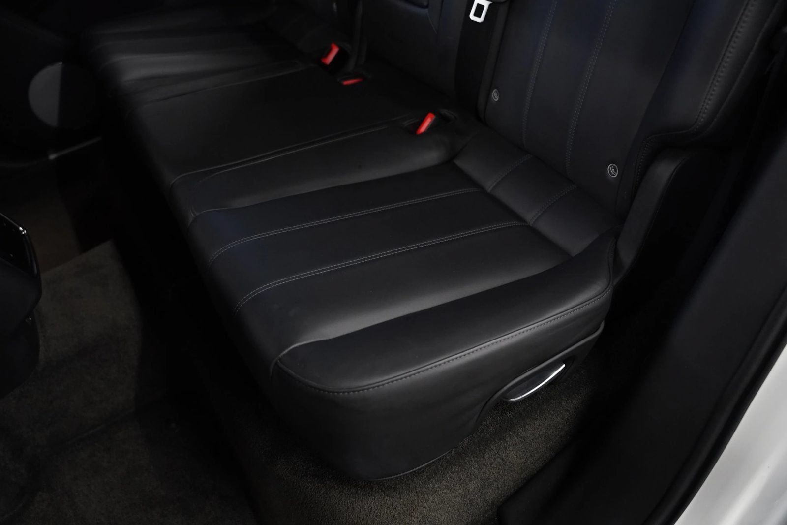 Used 2018 Bentley Bentayga Onyx Edition AWD/4WD image 19