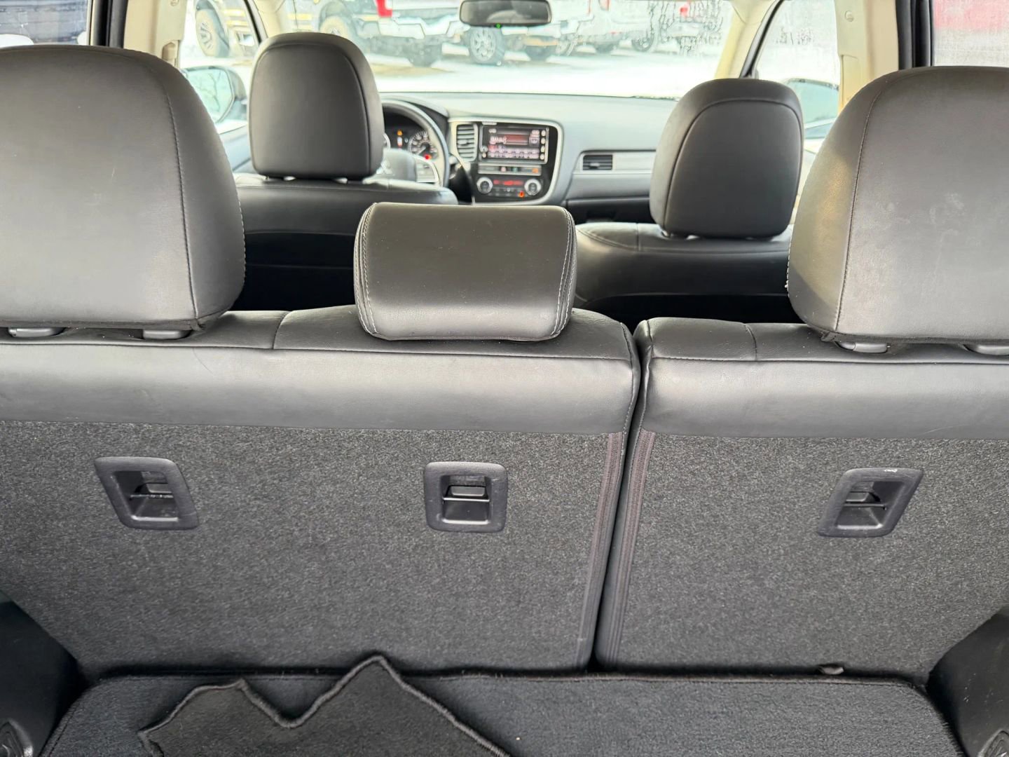 Used 2019 Mitsubishi Outlander SE image 11