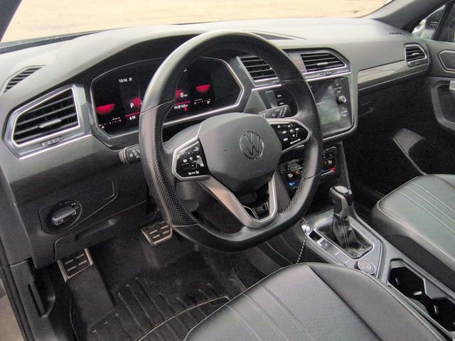 Used 2022 Volkswagen Tiguan SE R-Line AWD/4WD image 12