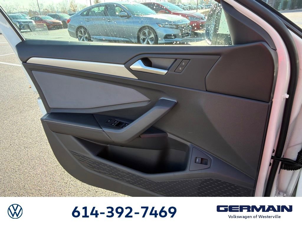 New 2026 Volkswagen Jetta SE FWD image 23