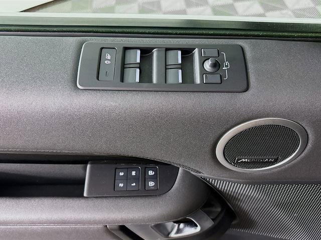 Used 2024 Land Rover Discovery S image 20