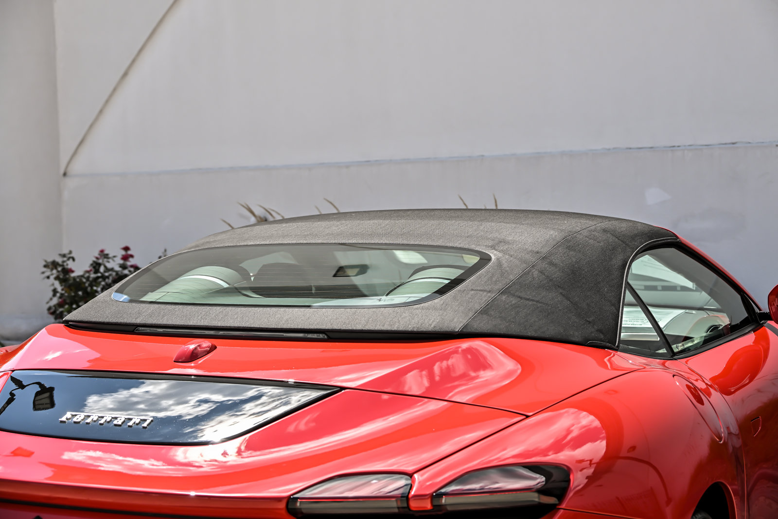 Used 2024 Ferrari Roma Spider RWD image 19