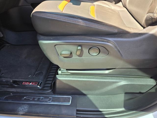 Used 2025 GMC Sierra 1500 AT4 w/ AT4 Premium Package AWD/4WD image 14