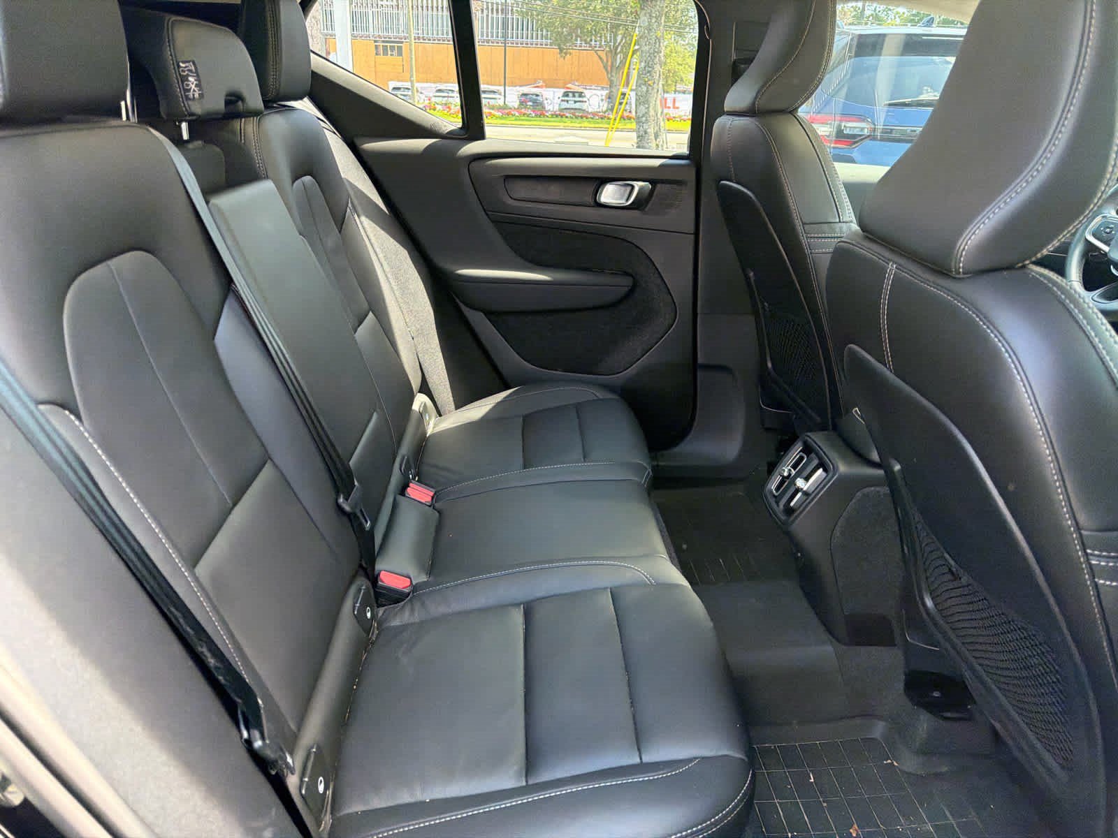 Certified 2024 Volvo XC40 B5 Core w/ Protection Package Premier AWD/4WD image 58