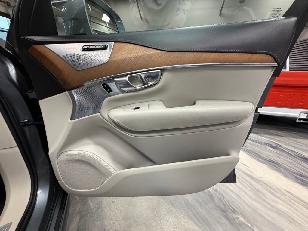 Used 2017 Volvo XC90 T6 Inscription w/ Vision Package image 45