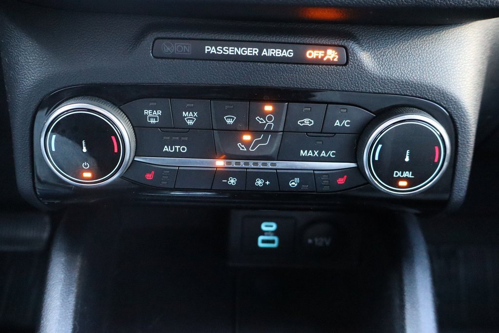 Used 2022 Ford Escape SE w/ SE Sport Appearance Package image 12