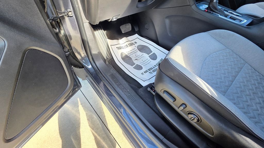 Used 2022 Chevrolet Equinox LS w/ LS Convenience Package image 23