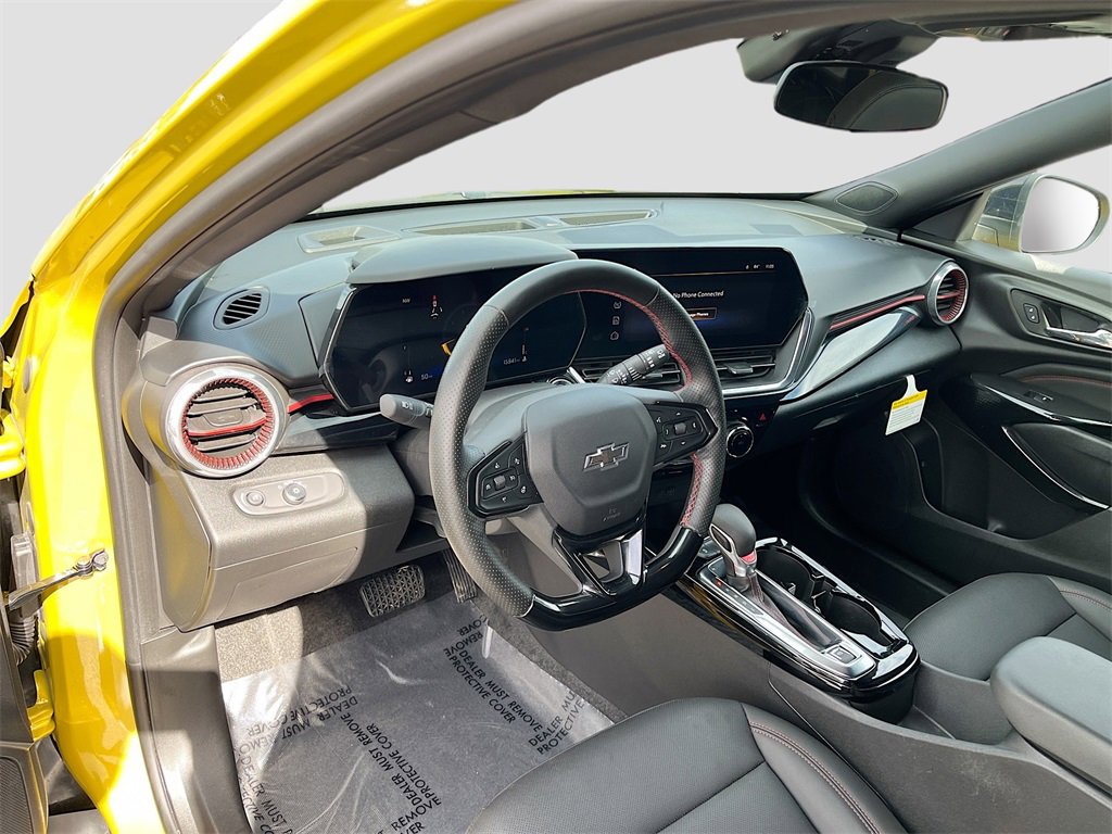 Used 2025 Chevrolet Trax RS w/ Driver Confidence Package image 9