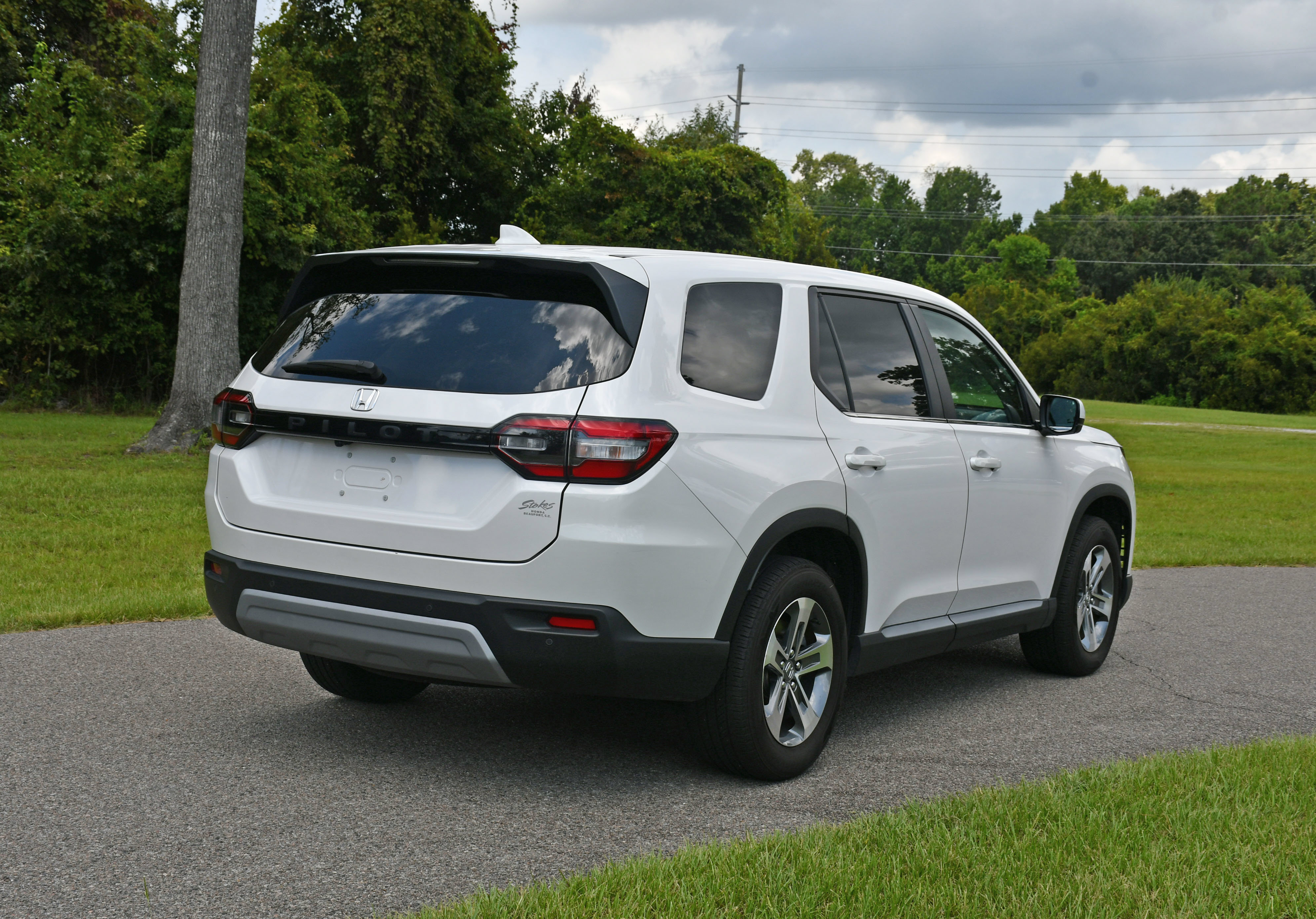 Used 2025 Honda Pilot EX-L image 4