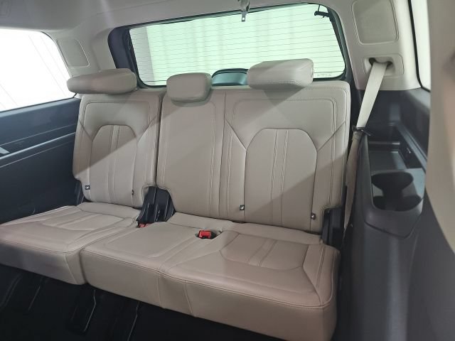 Used 2024 Ford Expedition Limited AWD/4WD image 5