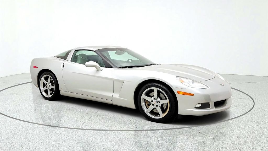 Used 2008 Chevrolet Corvette Coupe w/ Preferred Equipment Group RWD image 3