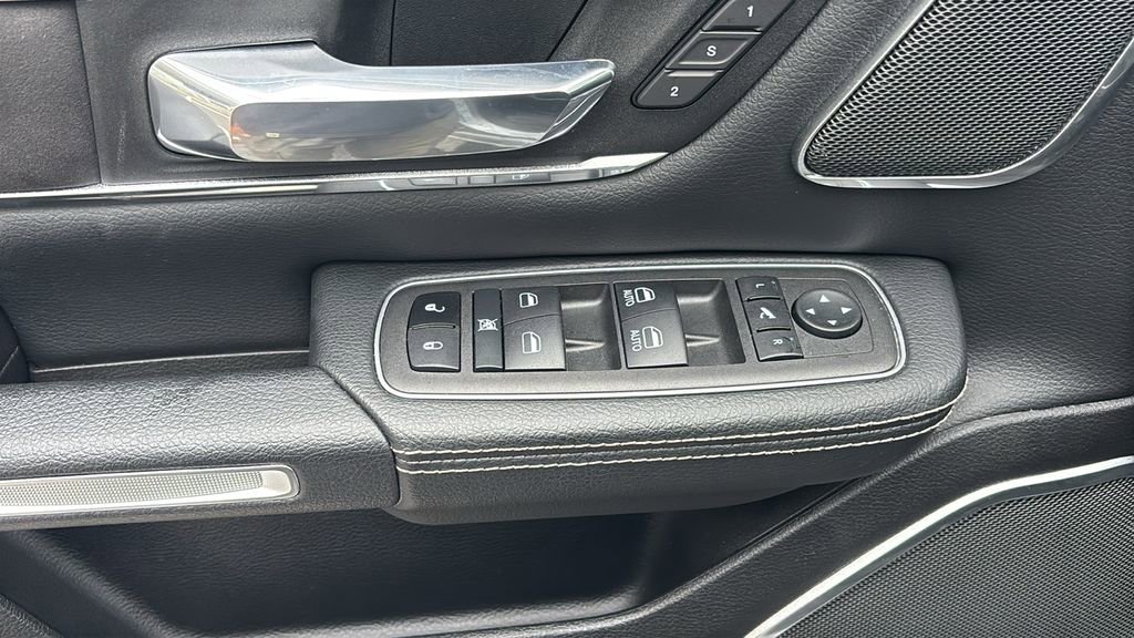 Used 2023 RAM 1500 Laramie AWD/4WD image 12
