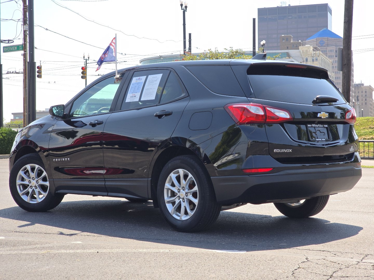 Certified 2021 Chevrolet Equinox LS w/ LS Convenience Package FWD image 18