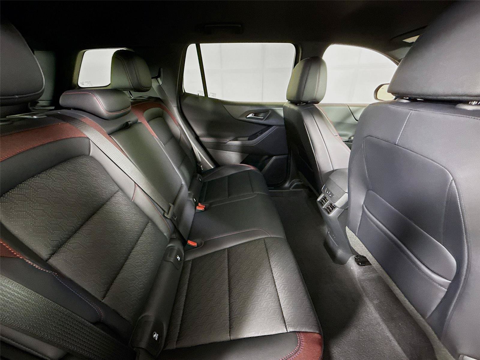 New 2026 Chevrolet Equinox RS w/ Convenience Package III AWD/4WD image 20
