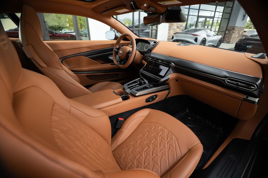 Used 2025 Aston Martin Vanquish RWD image 23