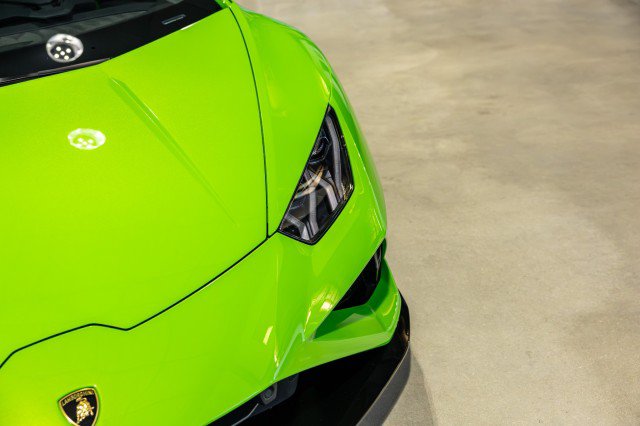 Used 2022 Lamborghini Huracan EVO RWD image 10
